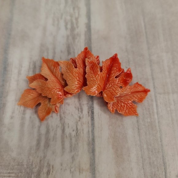 Vintage layered maple leaf pin brooch in light orange. 1960s Pinup Retro - Picture 3 of 5